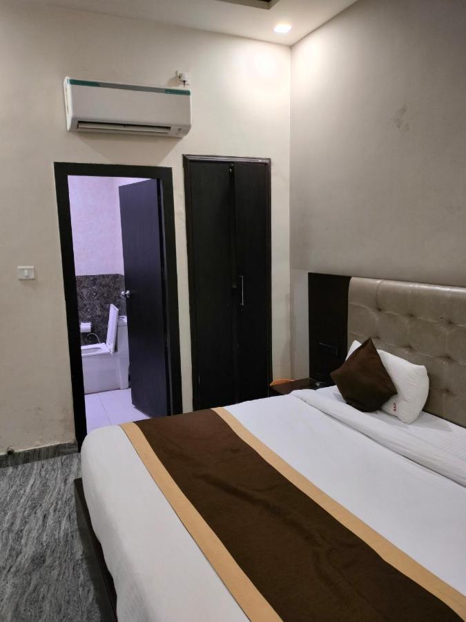 Hotel Hirapanna Bareilly Eksteriør billede